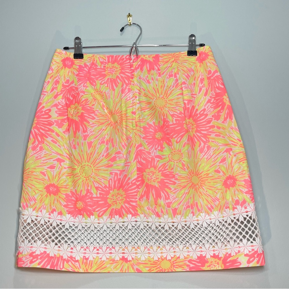 LILLY PULITZER Corrie Skirt Pink Yellow Floral White Crochet Trim Pockets Sz 4 - Picture 2 of 9